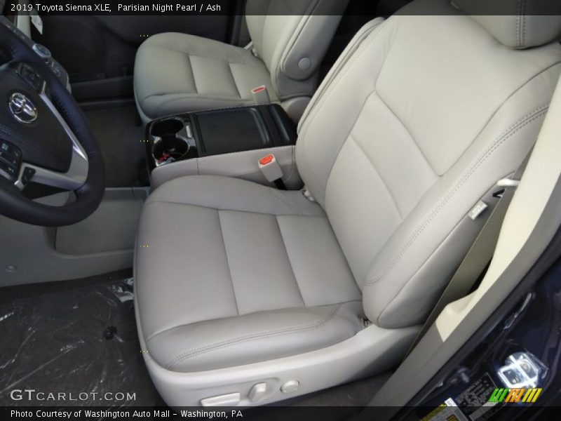 Parisian Night Pearl / Ash 2019 Toyota Sienna XLE