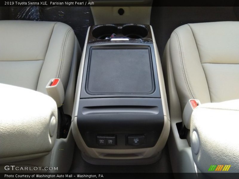 Parisian Night Pearl / Ash 2019 Toyota Sienna XLE