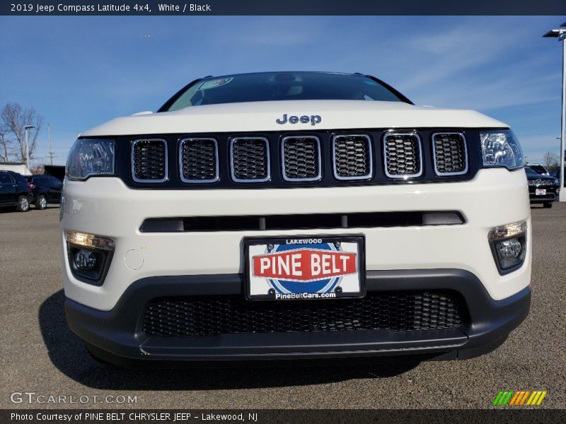 White / Black 2019 Jeep Compass Latitude 4x4