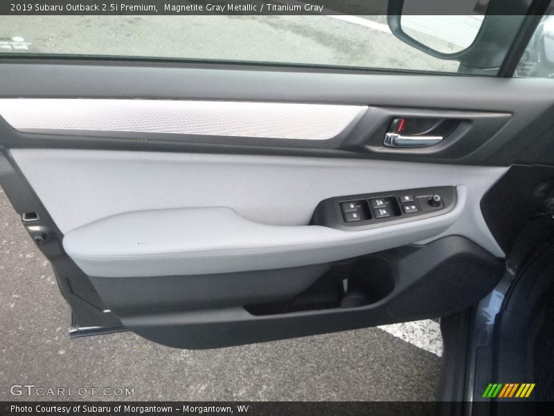 Magnetite Gray Metallic / Titanium Gray 2019 Subaru Outback 2.5i Premium