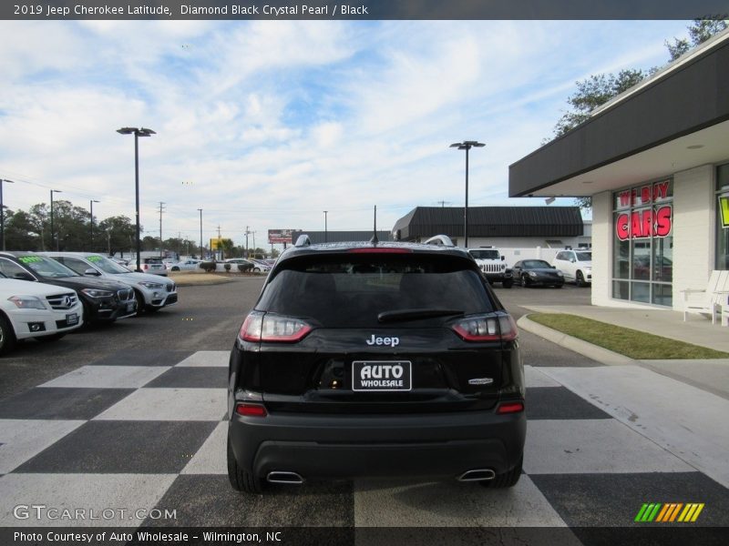 Diamond Black Crystal Pearl / Black 2019 Jeep Cherokee Latitude