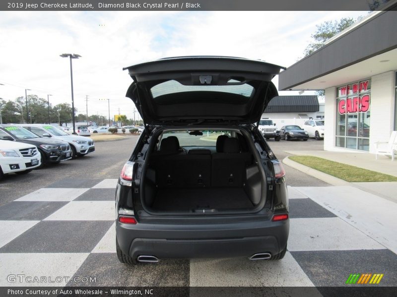 Diamond Black Crystal Pearl / Black 2019 Jeep Cherokee Latitude