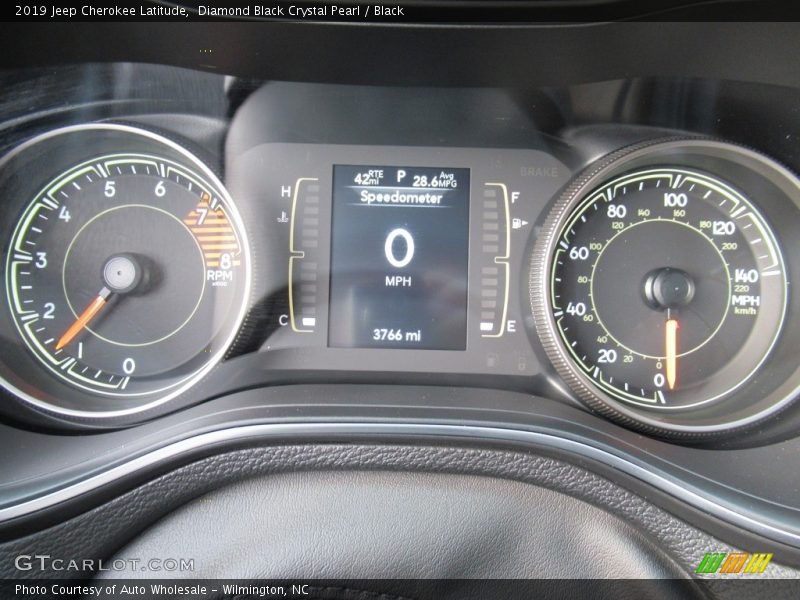 Diamond Black Crystal Pearl / Black 2019 Jeep Cherokee Latitude