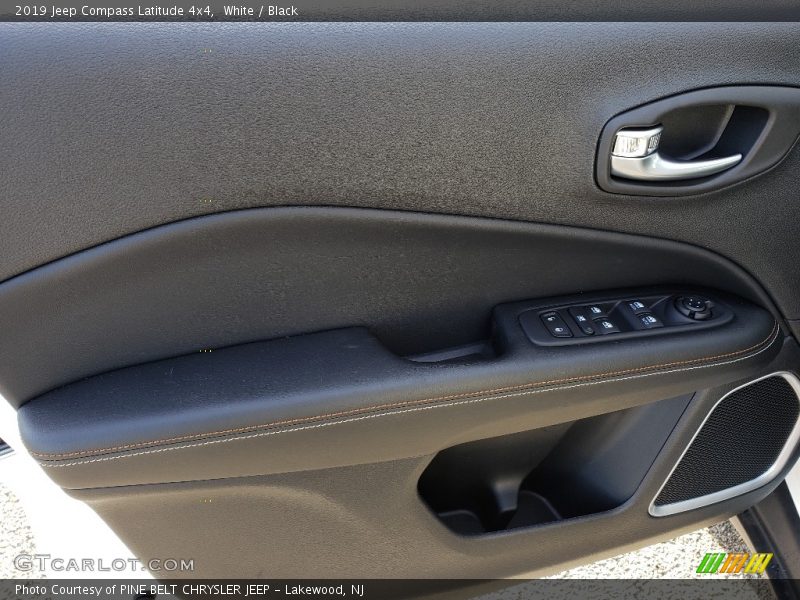 White / Black 2019 Jeep Compass Latitude 4x4