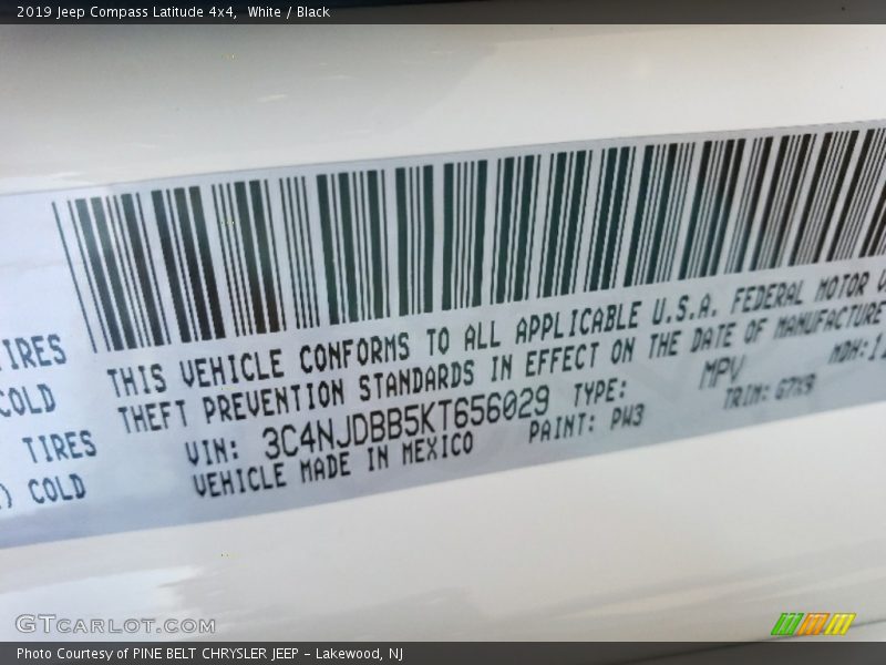 White / Black 2019 Jeep Compass Latitude 4x4
