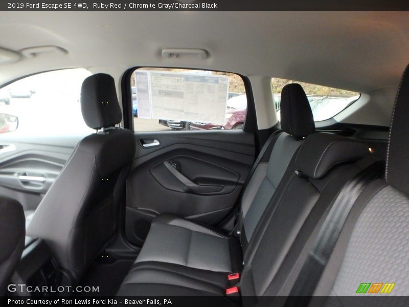 Ruby Red / Chromite Gray/Charcoal Black 2019 Ford Escape SE 4WD