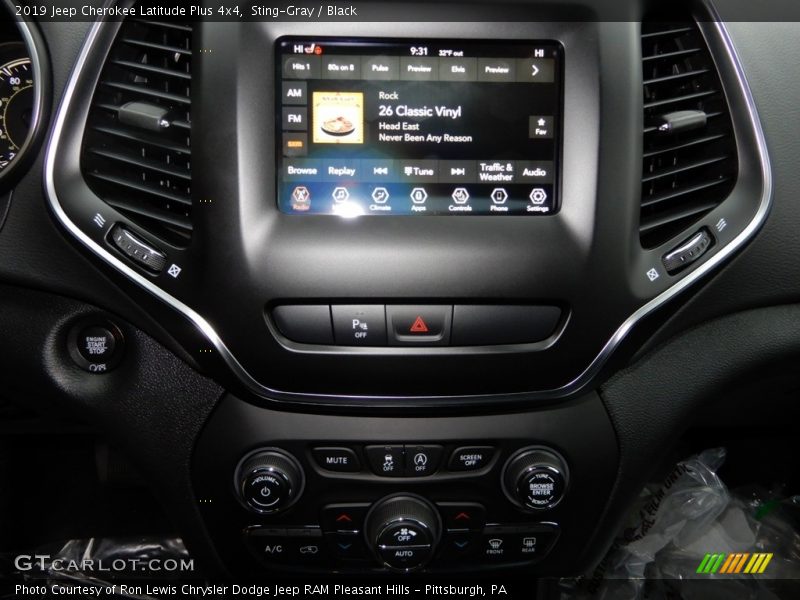 Sting-Gray / Black 2019 Jeep Cherokee Latitude Plus 4x4