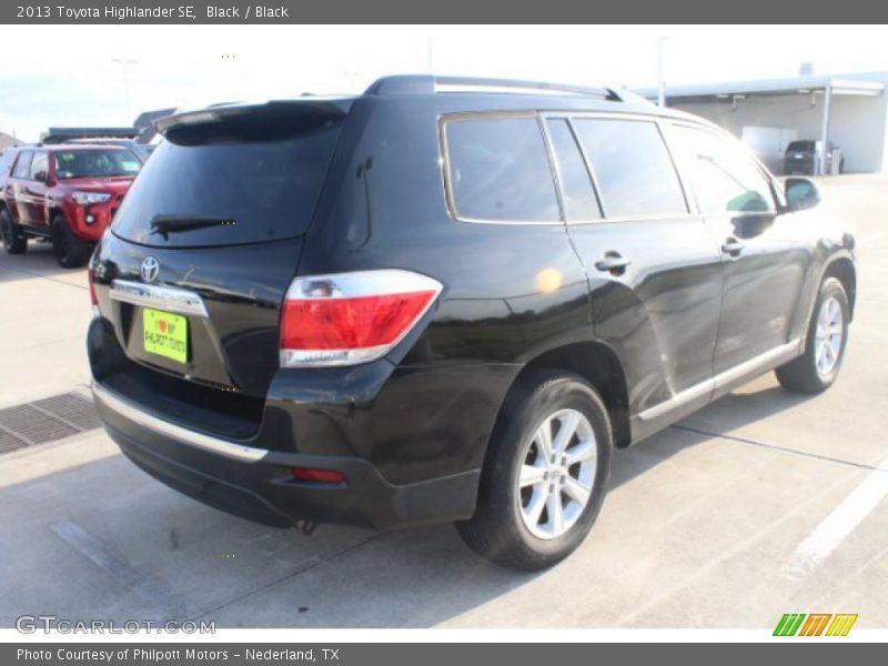 Black / Black 2013 Toyota Highlander SE