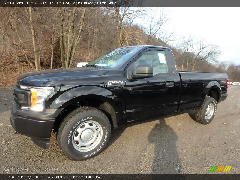 Front 3/4 View of 2019 F150 XL Regular Cab 4x4