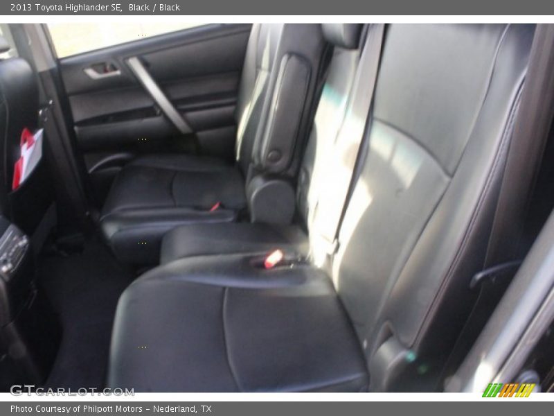 Black / Black 2013 Toyota Highlander SE