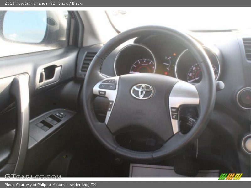 Black / Black 2013 Toyota Highlander SE