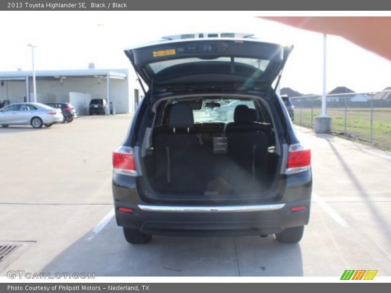 Black / Black 2013 Toyota Highlander SE