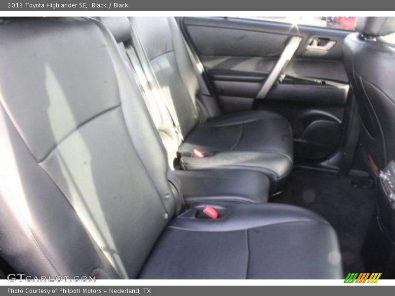 Black / Black 2013 Toyota Highlander SE