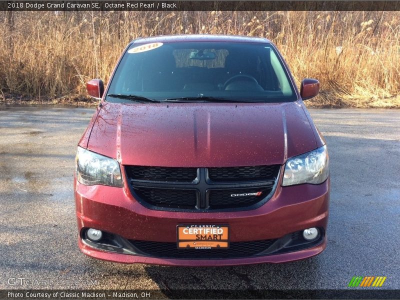 Octane Red Pearl / Black 2018 Dodge Grand Caravan SE