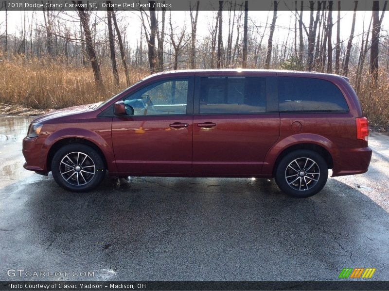 Octane Red Pearl / Black 2018 Dodge Grand Caravan SE