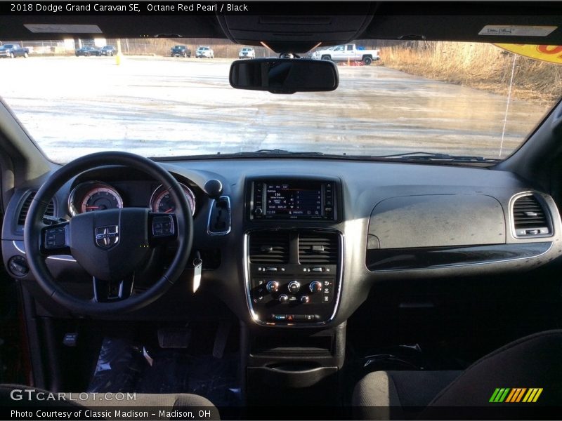 Octane Red Pearl / Black 2018 Dodge Grand Caravan SE