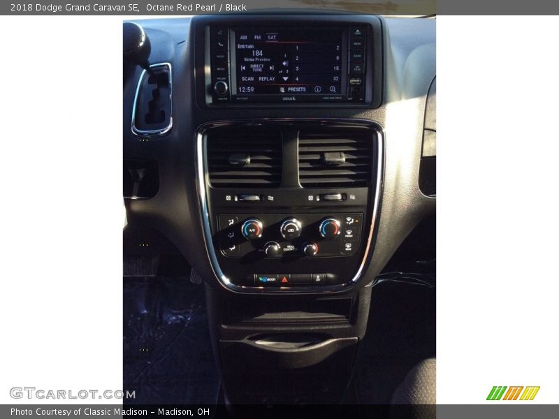 Octane Red Pearl / Black 2018 Dodge Grand Caravan SE