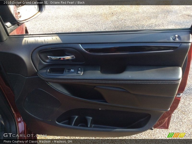 Octane Red Pearl / Black 2018 Dodge Grand Caravan SE