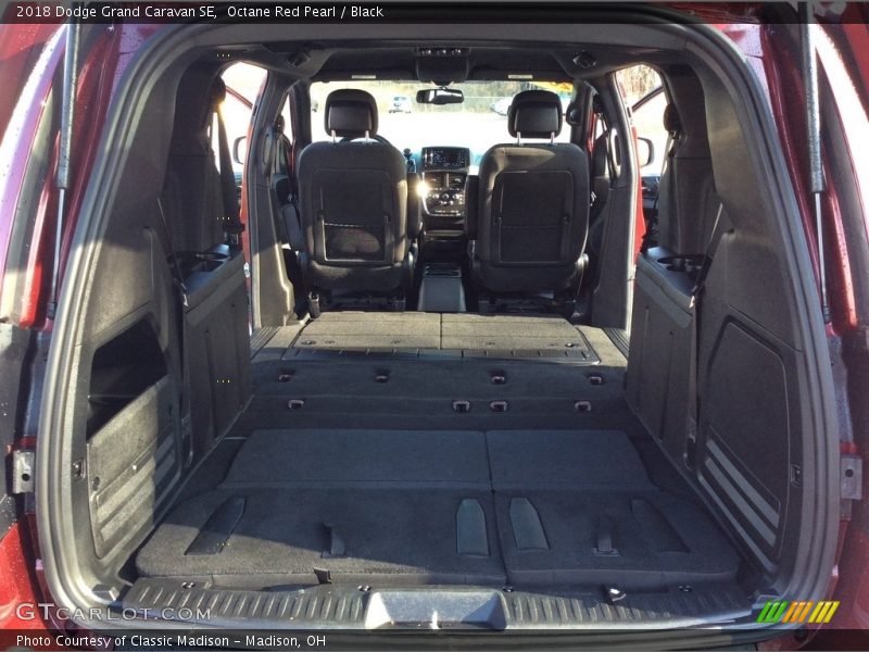 Octane Red Pearl / Black 2018 Dodge Grand Caravan SE