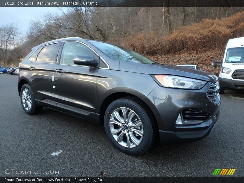 Front 3/4 View of 2019 Edge Titanium AWD