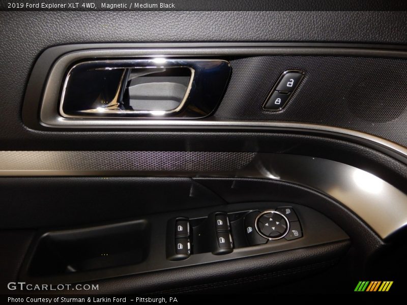 Magnetic / Medium Black 2019 Ford Explorer XLT 4WD