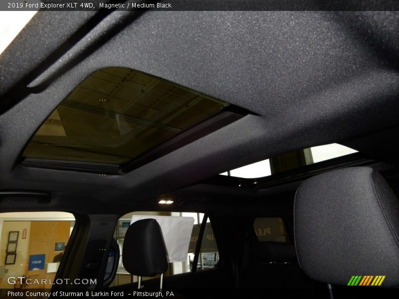 Magnetic / Medium Black 2019 Ford Explorer XLT 4WD