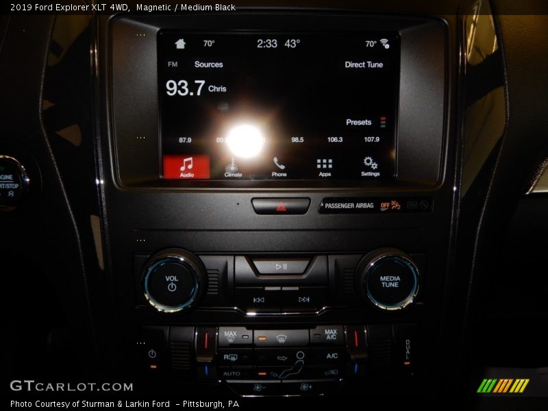 Magnetic / Medium Black 2019 Ford Explorer XLT 4WD