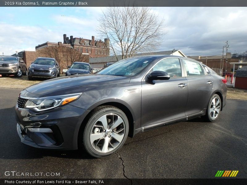 Front 3/4 View of 2019 Optima S