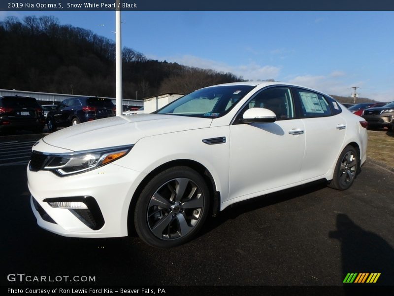 Front 3/4 View of 2019 Optima S