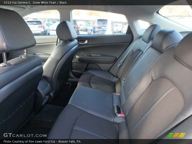 Rear Seat of 2019 Optima S