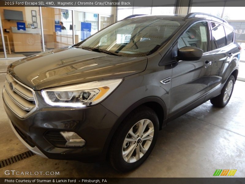 Magnetic / Chromite Gray/Charcoal Black 2019 Ford Escape SEL 4WD