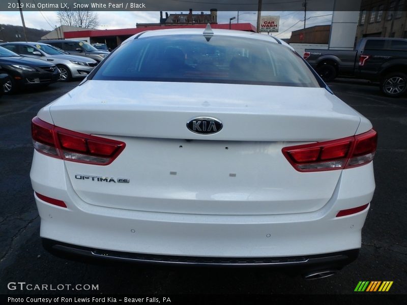 Snow White Pearl / Black 2019 Kia Optima LX