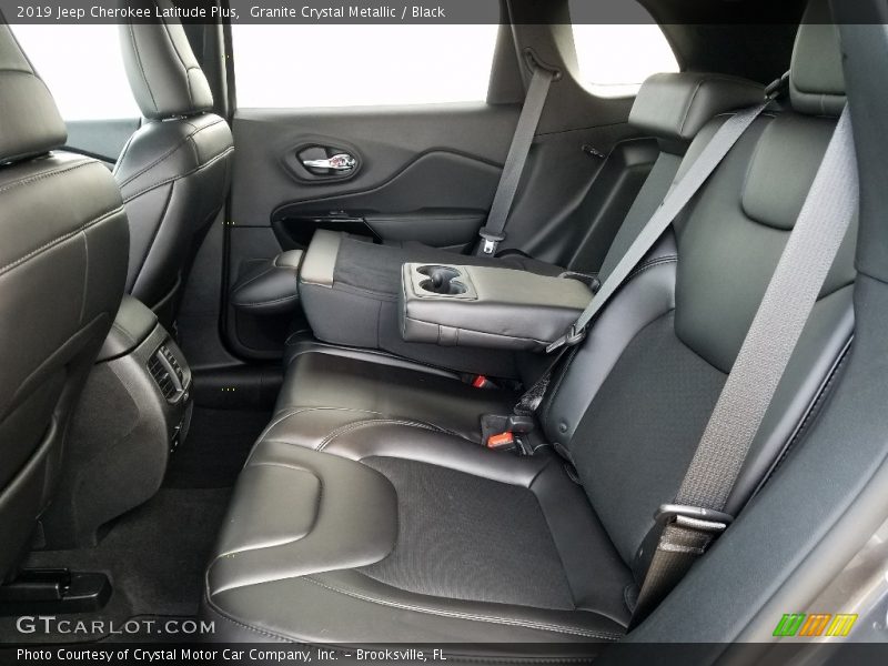 Granite Crystal Metallic / Black 2019 Jeep Cherokee Latitude Plus