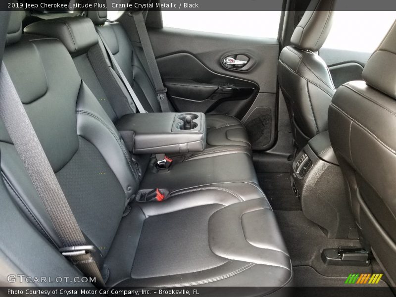 Granite Crystal Metallic / Black 2019 Jeep Cherokee Latitude Plus