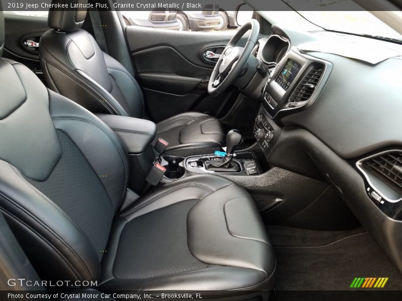 Granite Crystal Metallic / Black 2019 Jeep Cherokee Latitude Plus