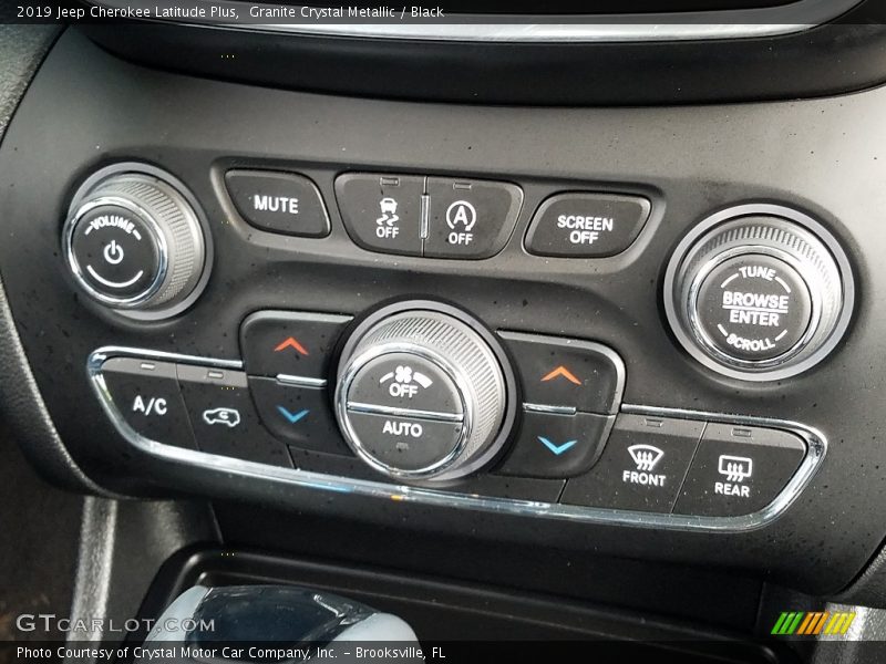 Granite Crystal Metallic / Black 2019 Jeep Cherokee Latitude Plus