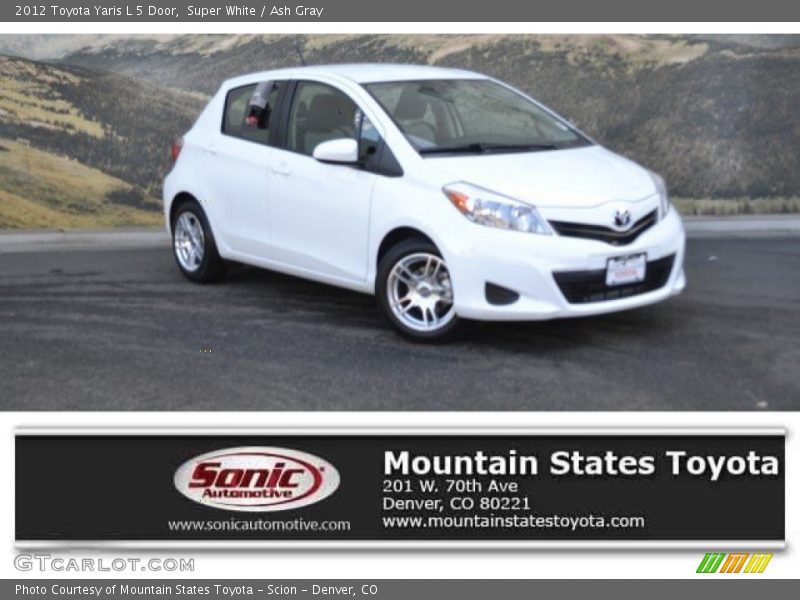 Super White / Ash Gray 2012 Toyota Yaris L 5 Door