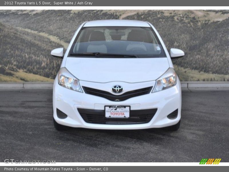 Super White / Ash Gray 2012 Toyota Yaris L 5 Door