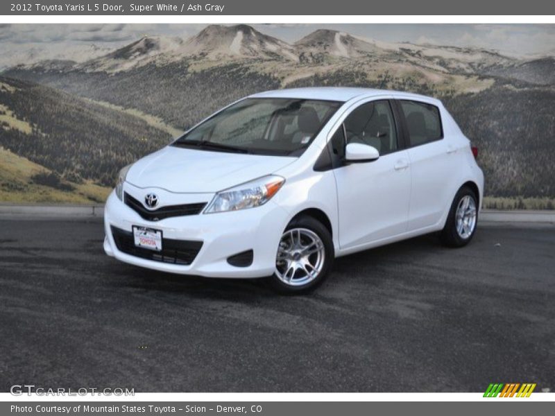 Super White / Ash Gray 2012 Toyota Yaris L 5 Door