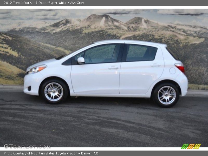 Super White / Ash Gray 2012 Toyota Yaris L 5 Door