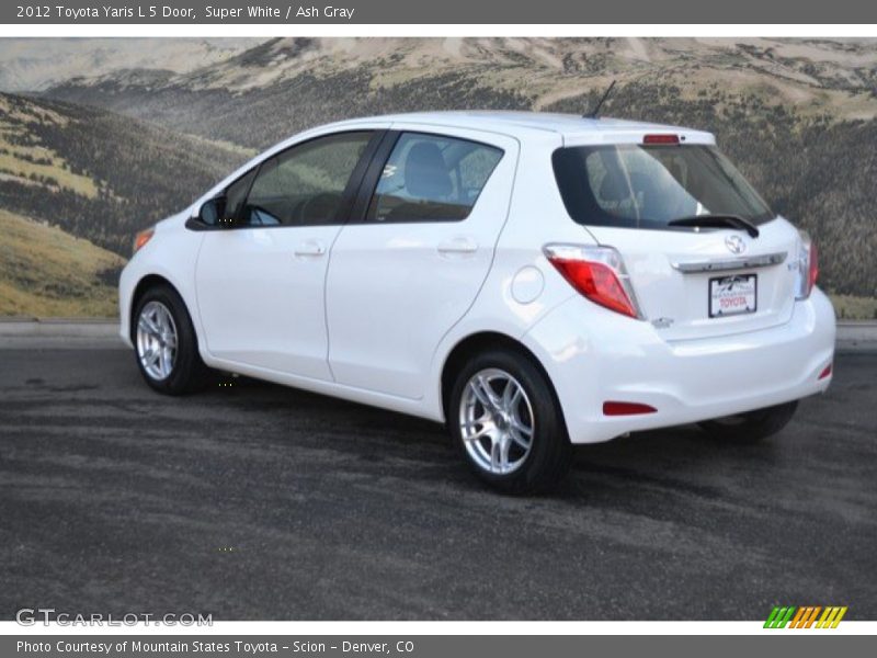 Super White / Ash Gray 2012 Toyota Yaris L 5 Door