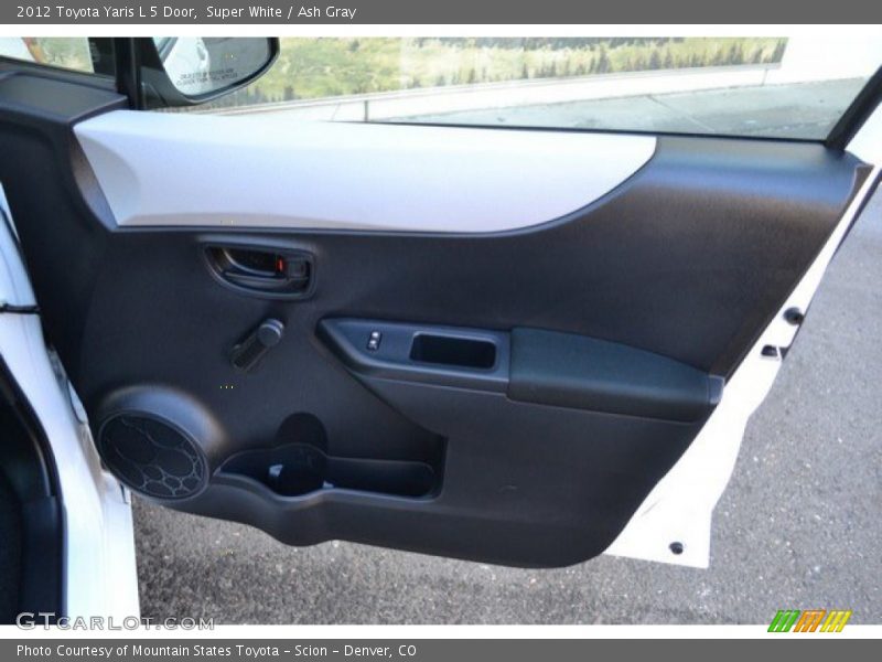 Super White / Ash Gray 2012 Toyota Yaris L 5 Door