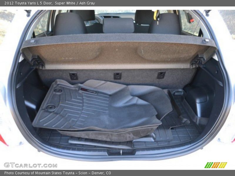 Super White / Ash Gray 2012 Toyota Yaris L 5 Door