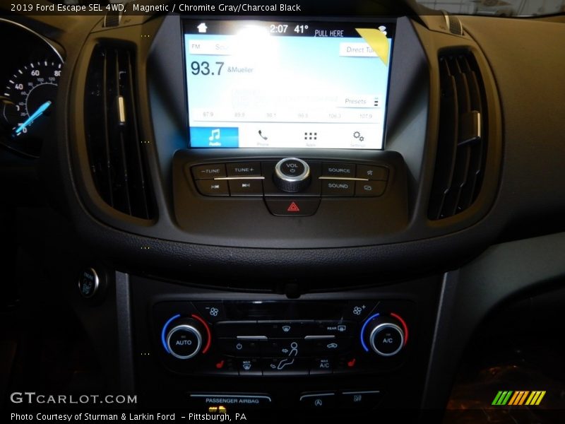 Magnetic / Chromite Gray/Charcoal Black 2019 Ford Escape SEL 4WD