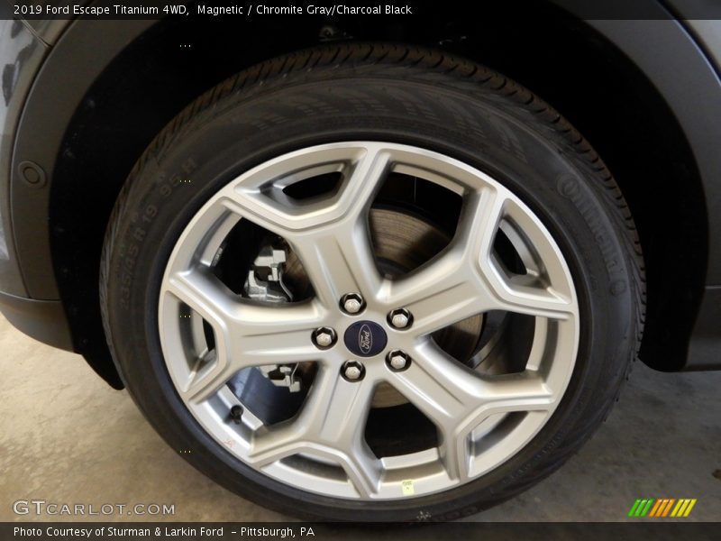 Magnetic / Chromite Gray/Charcoal Black 2019 Ford Escape Titanium 4WD