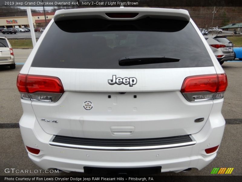 Ivory 3-Coat / Light Frost/Brown 2019 Jeep Grand Cherokee Overland 4x4