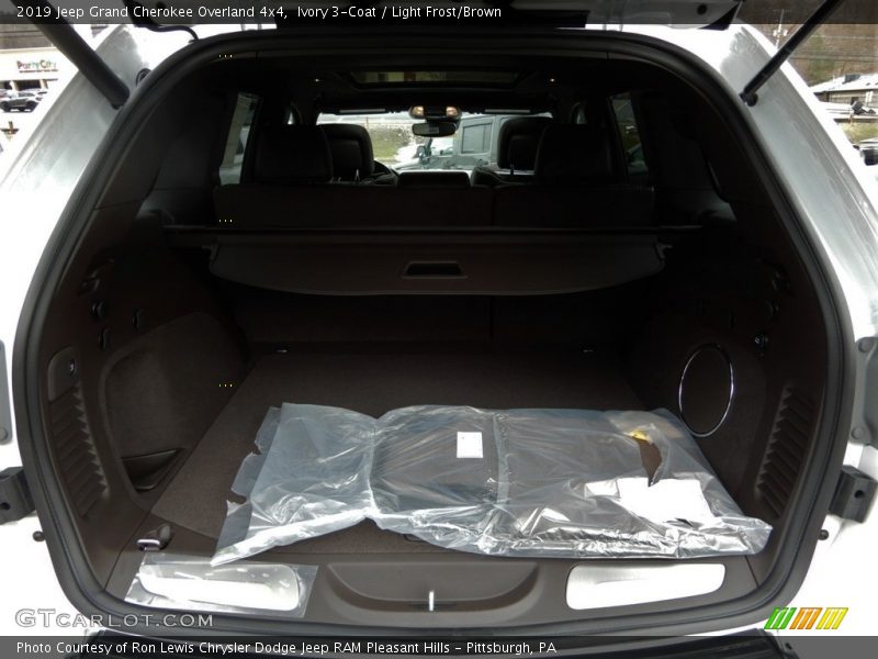 Ivory 3-Coat / Light Frost/Brown 2019 Jeep Grand Cherokee Overland 4x4