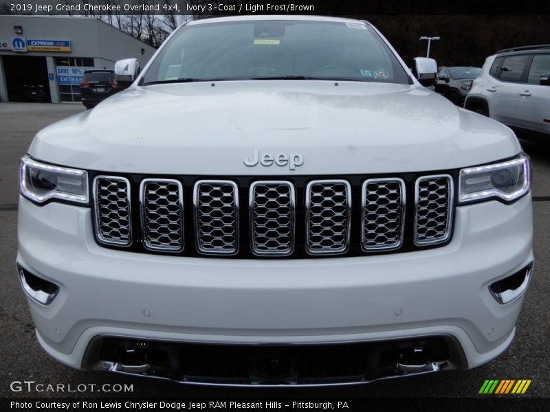Ivory 3-Coat / Light Frost/Brown 2019 Jeep Grand Cherokee Overland 4x4