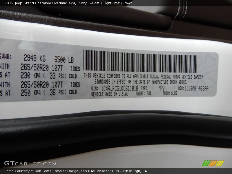 Ivory 3-Coat / Light Frost/Brown 2019 Jeep Grand Cherokee Overland 4x4