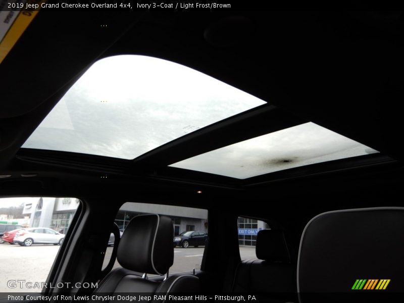 Ivory 3-Coat / Light Frost/Brown 2019 Jeep Grand Cherokee Overland 4x4